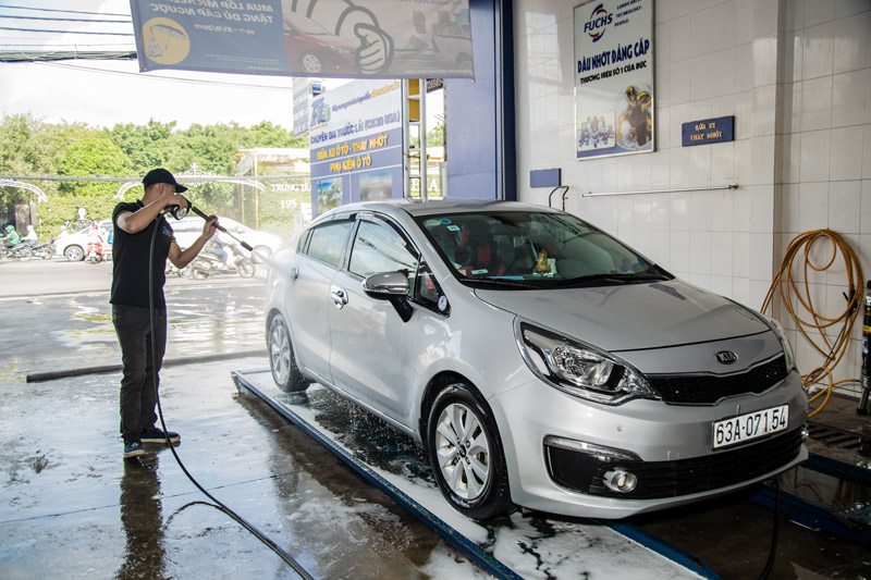Dịch vụ rửa xe ô tô chuyên nghiệp - Siêu sạch tại Thủ Đức, TpHCM